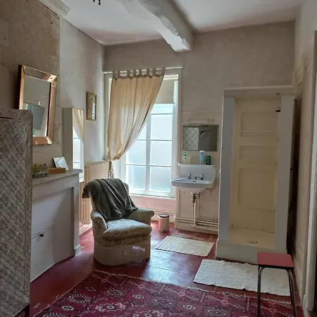 Au Pied De La Cathedrale * Μπαγιέ