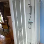 Au Pied De La Cathedrale Отель типа 