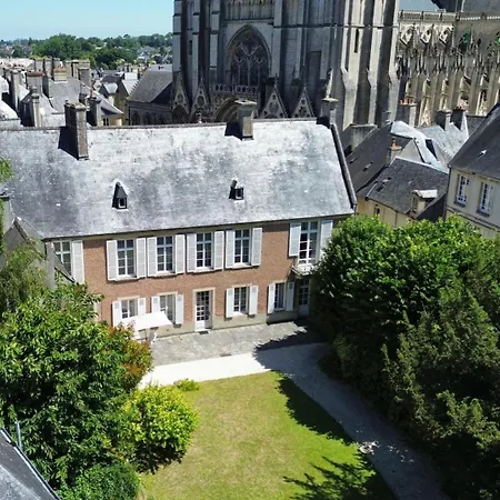 Au Pied De La Cathedrale Bayeux