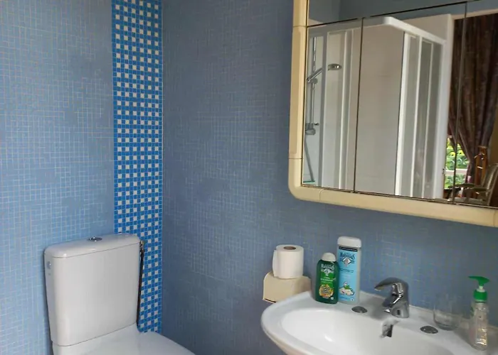 Au Pied De La Cathedrale Bed & Breakfast Bayeux