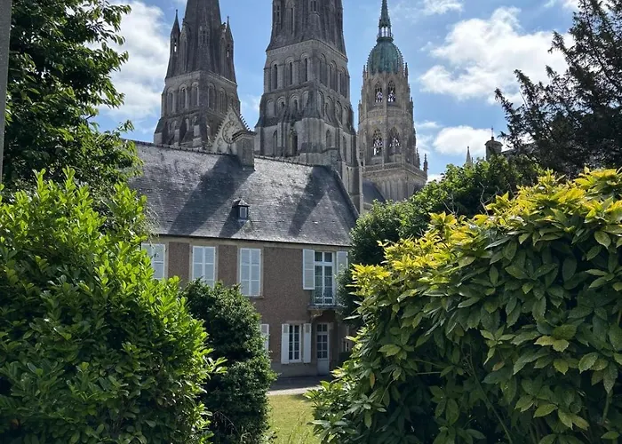 Au Pied De La Cathedrale Bed & Breakfast